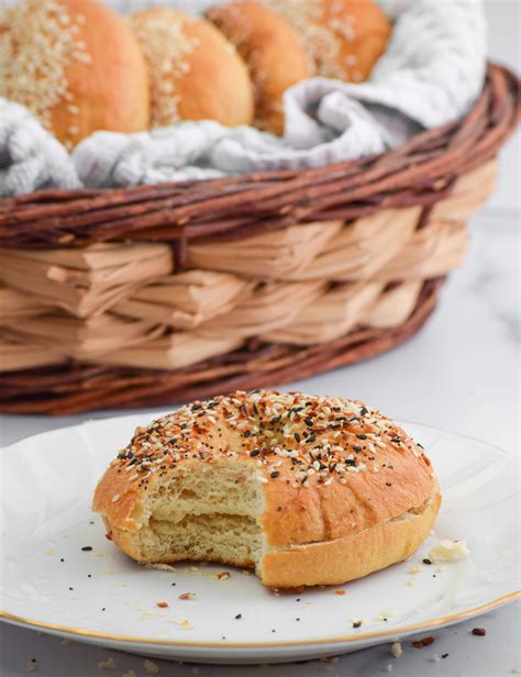 Tasty bagels - Fat: 2 g (Saturated Fat: 1 g) Sodium: 390 mg. Carbs: 55 g (Fiber: 2 g, Sugar: 9 g) Protein: 10 g. " Thomas' Blueberry Bagels have 280 calories of mostly white flour, 55 grams of carbs, 2 grams of fat, 390 milligrams of sodium, and 8 grams of added sugar," says Lisa Andrews, MEd, RD, LD, owner of Sound Bites Nutrition.